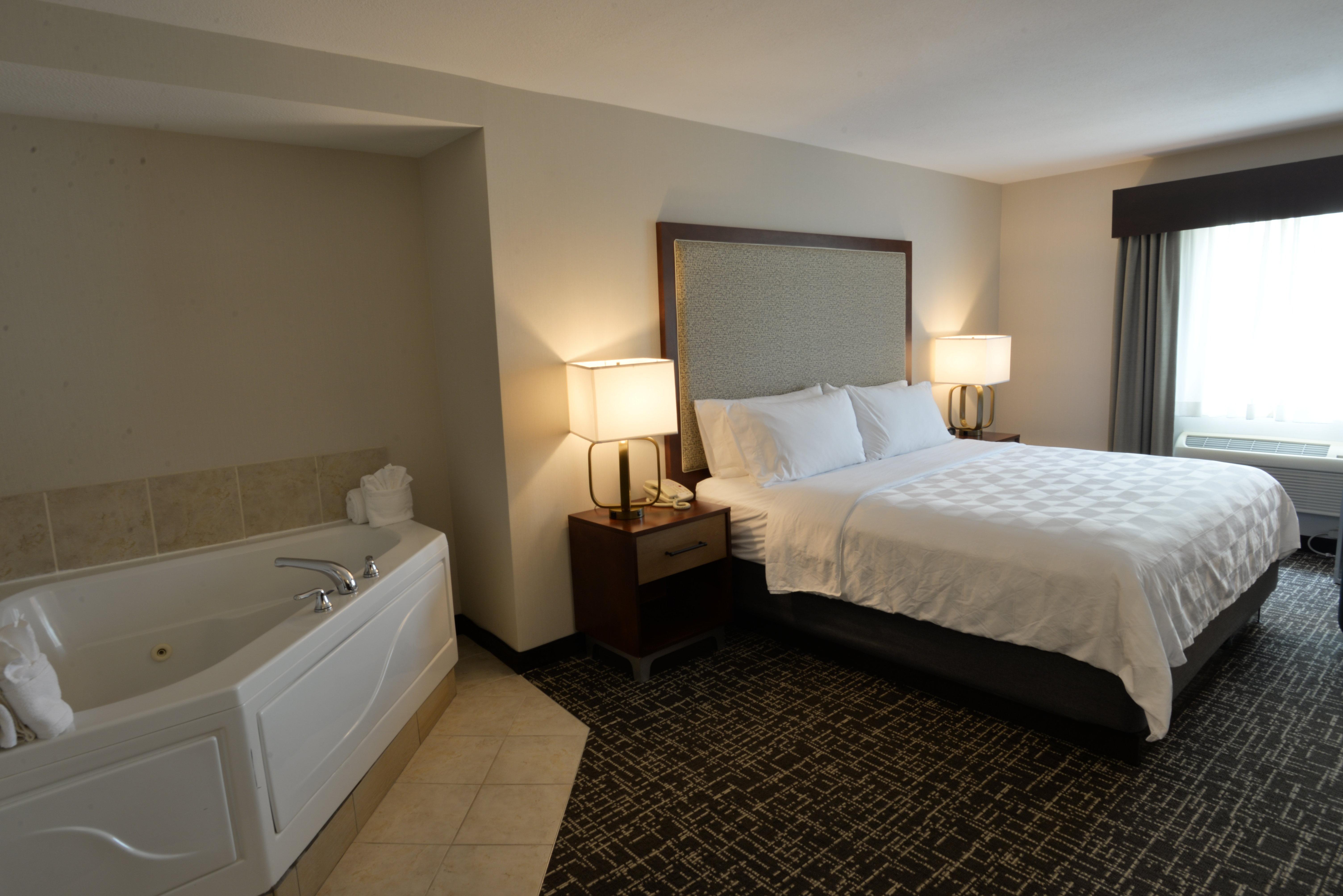 Holiday & Minneapolis-lakeville By Ihg 3*