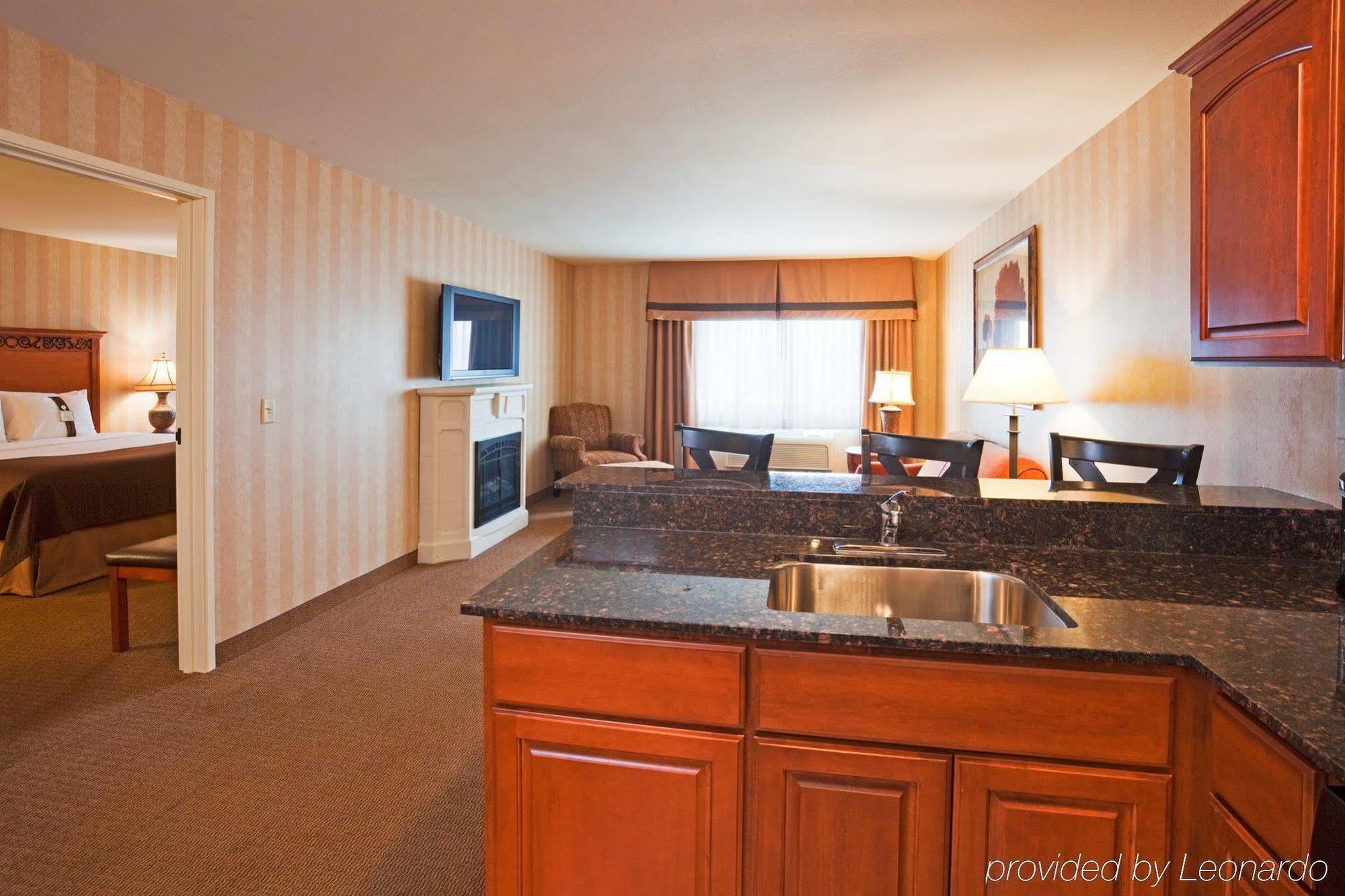 & Minneapolis-lakeville By Ihg 3*